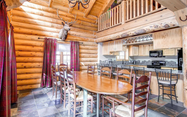 Snowshoe Retreat Boreas Pass by Pinnacle Lodging