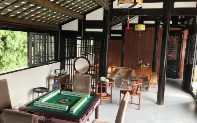 Shuimo Ancient Town Yueyin Shanshui B&B
