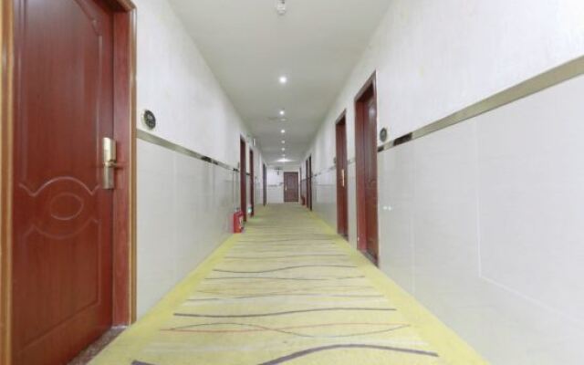 Sheng Deng Yue Min Hotel (Shenzhen Henggang Metro Station)