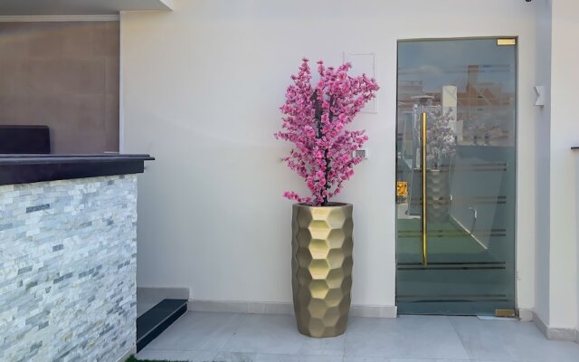 Rizk Pyramids View Hotel
