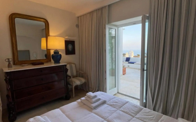 Villa di fronte i faraglioni