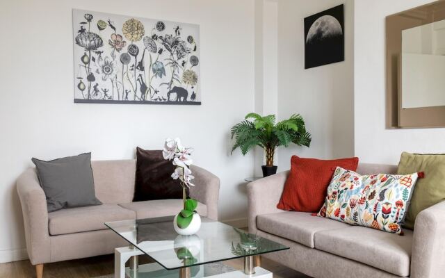 Picktheplace Sussex Gardens Apartments III