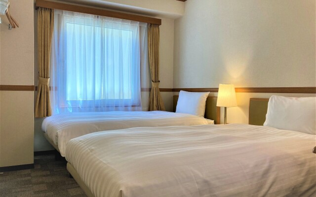 Toyoko Inn Okinawa Naha Omoromachi Ekimae