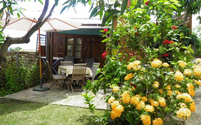 Bungalow with One Bedroom in St Paul , with Wonderful Sea View, Enclosed Garden And Wifi - 8 Km From the Beach