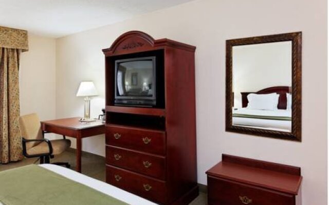 Express & Suites Huntsville - University Drive