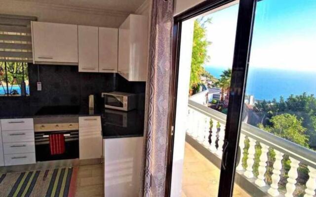 Arcos Grand Suites with pool