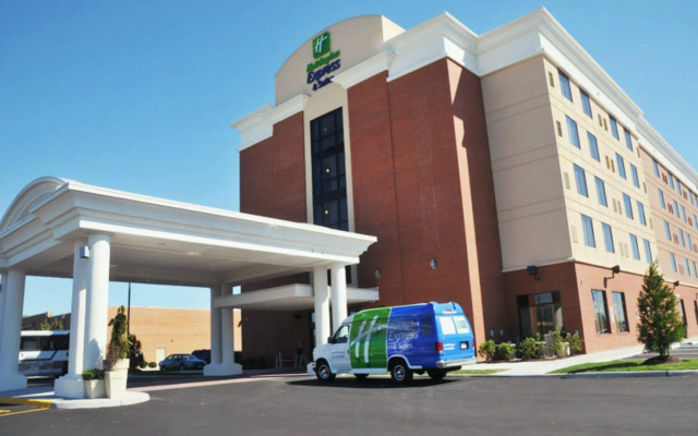 Holiday Inn Express Hotel & Suites Norfolk Airport by IHG