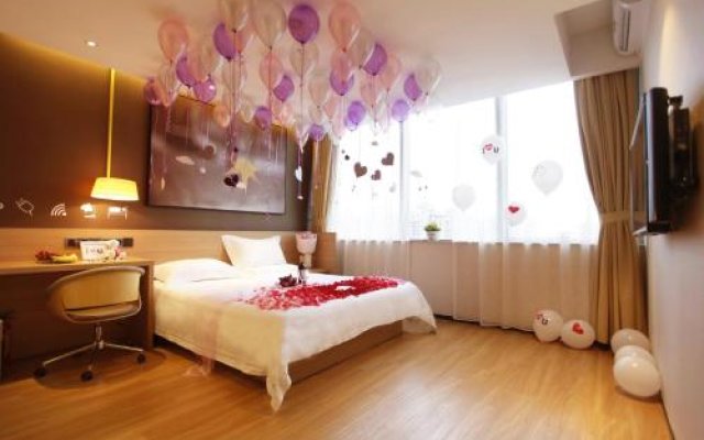 IU Hotel Wujiang Huadong Business City Tongli