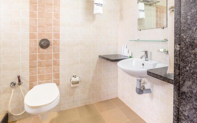 Treebo Pappilon Palace - PVS Circle