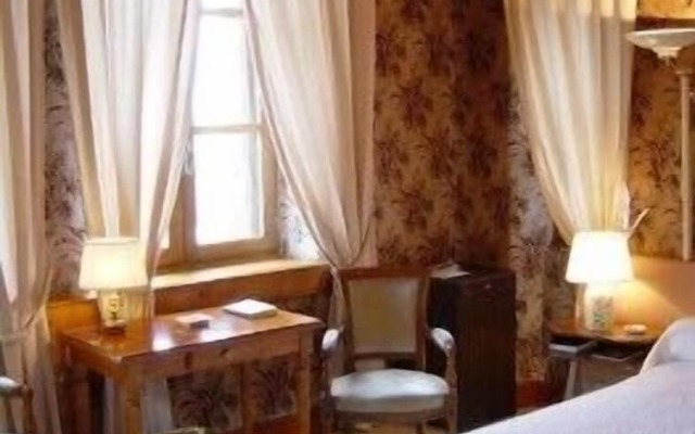 Relais Saint Roch Rest. La Petite Maison