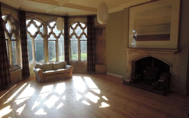 Monkton Wyld Court