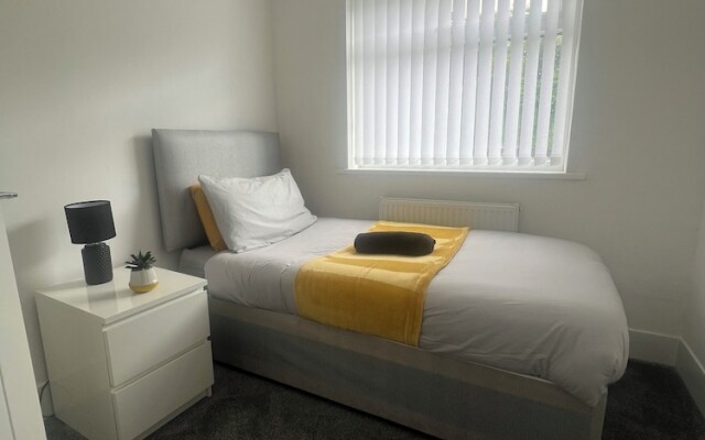 No 29 - Beautiful 4-bed House