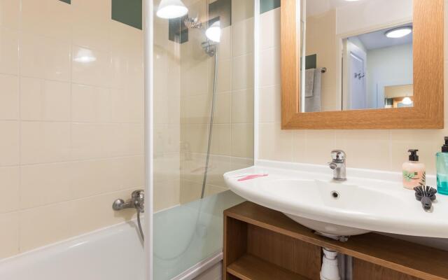 Apartment in Branville with balcony or terrace