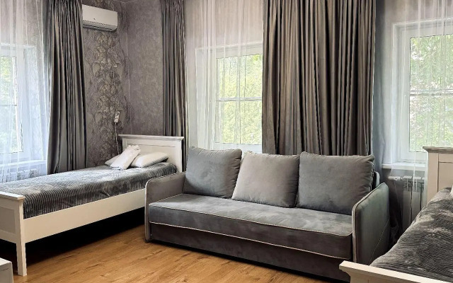 Уманский дом Семь Башен