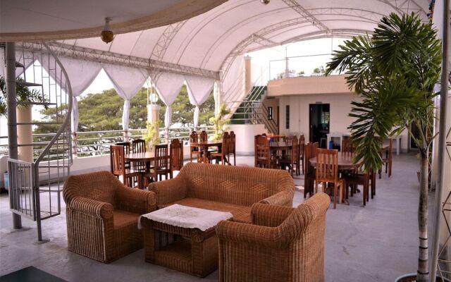Zen Rooms Baywalk Palawan