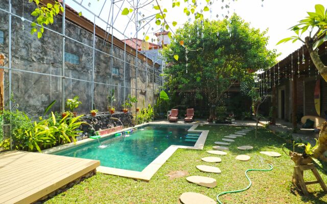 Indopurejoy House - Komala Indah Cottages - Hostel