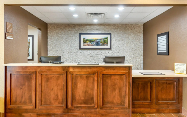Comfort Inn DeKalb - University Area