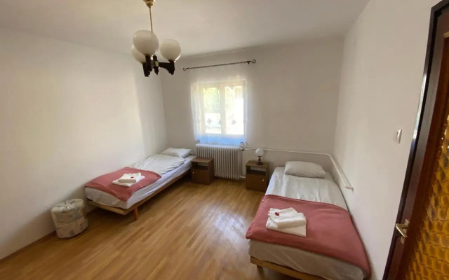 Szomszéd Ház