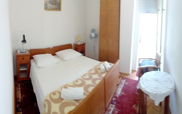 Holiday house Marus - town center Omis, Riviera Omis