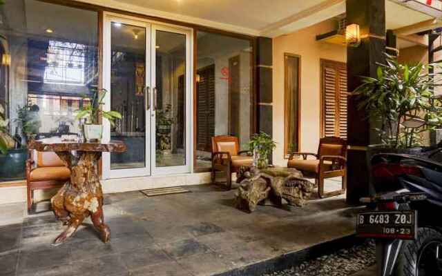 SPOT ON 90146 Sugianto Guesthouse Syariah