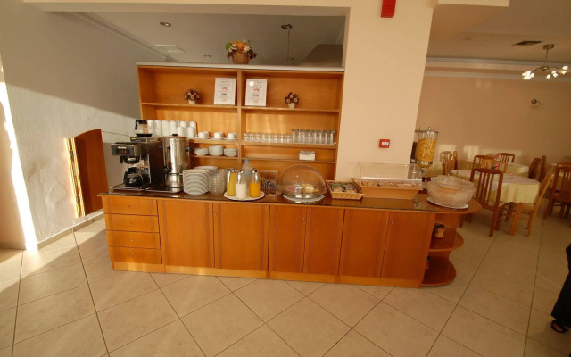 Limanaki Hotel