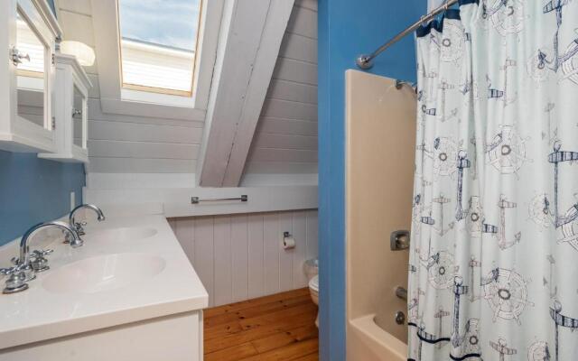 Cuddlefish by Oak Island Accommodations