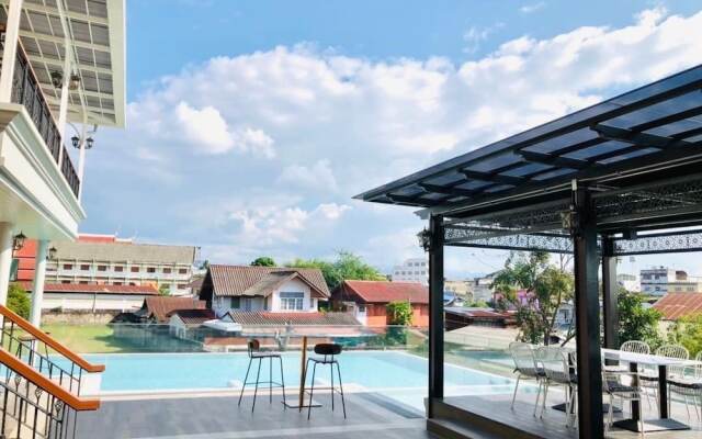 Huern Kan Thong Hotel