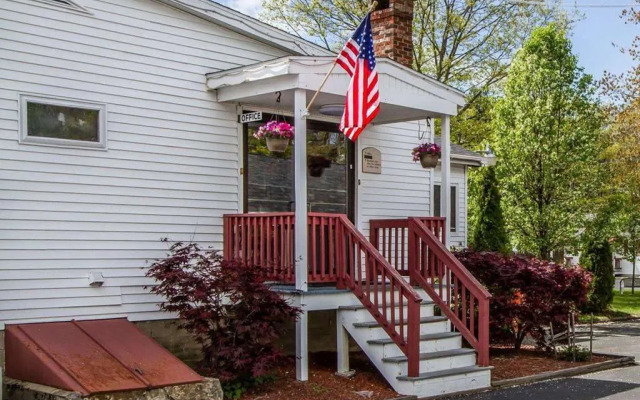 Rodeway Inn & Suites