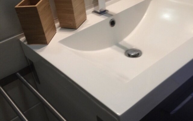 Studio in Praloup, With Wonderful Mountain View and Furnished Terrace