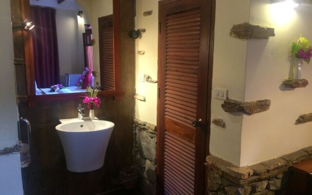 Chaluenxay Villa