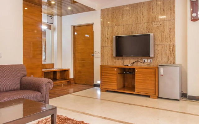 Omatra Hotel Infantry Road