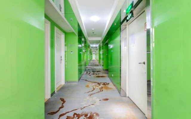 Shengjing Yijia Hotel