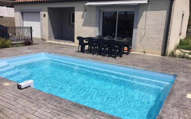 Villa privative 3 chambres et piscine priv près Carcassonne