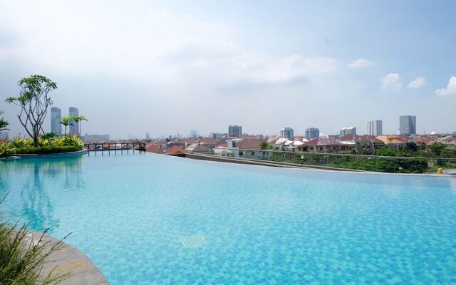 Nice And Comfy Studio Grand Dharmahusada Lagoon Apartment