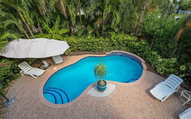 Sunkissed 3 Bedroom Townhouse by RedAwning