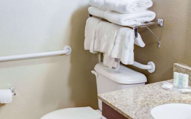 Comfort Suites Omaha Northwest