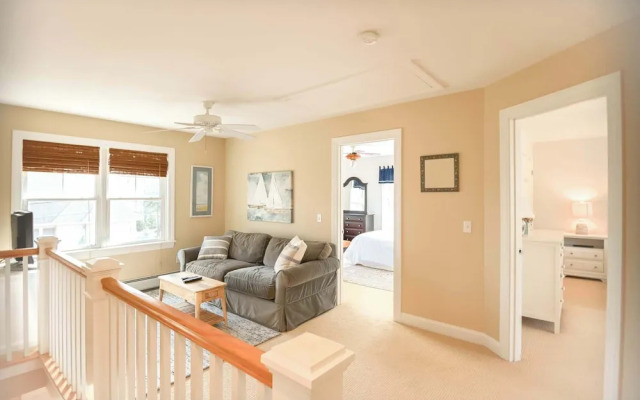 Stunning 5 Bdr, Walk to York Harbor Beach!