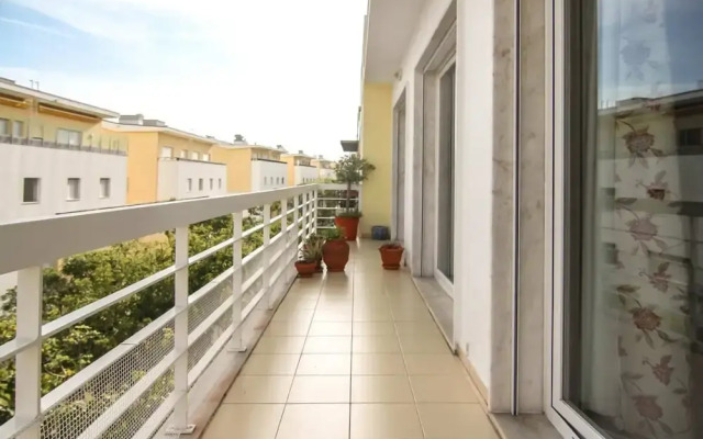 3 Bedroom Apartment by the Sea with Balcony