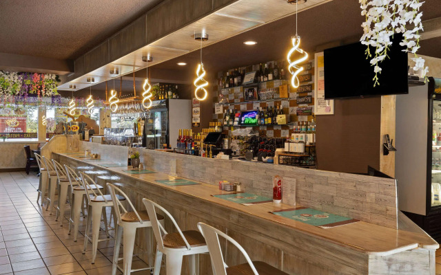 Travelodge by Wyndham Monterey Bay