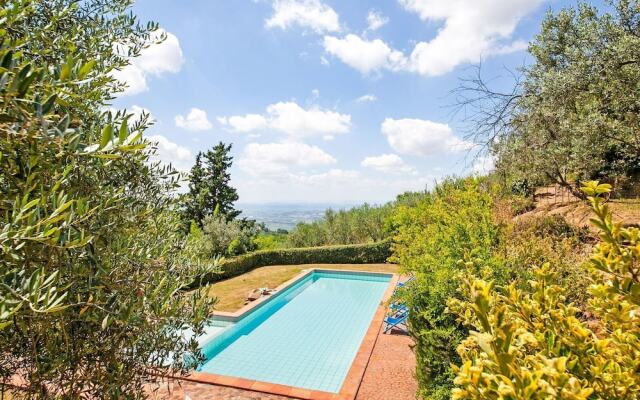 Spacious Holiday Home in Lamporecchio With Pool