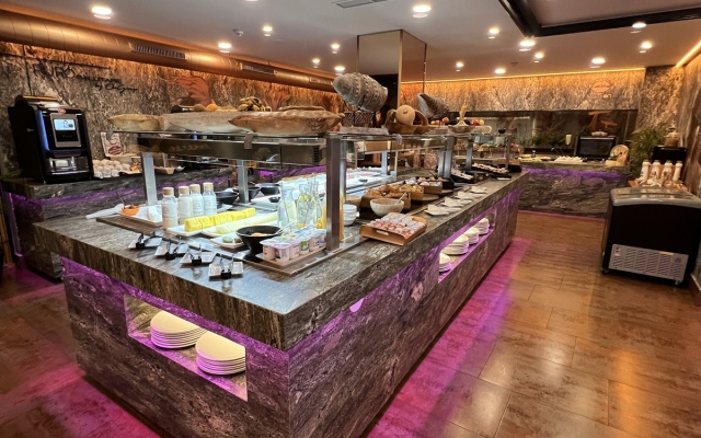 ON ALETA ROOM designed for adults