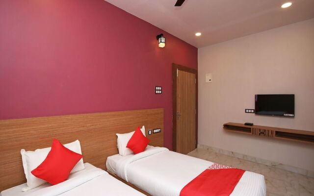 OYO 28645 Nirmalya Plaza