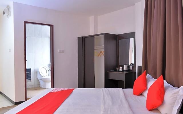 OYO 43960 Laksamana Executive & Boutique Hotel