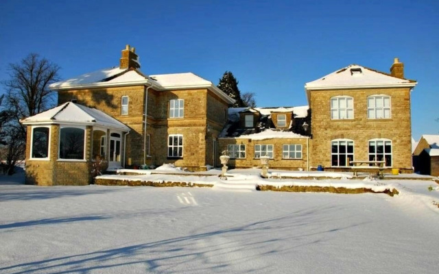 Walltree House