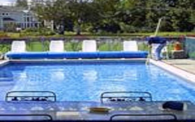 The Chalet Motel, A Travelodge by Wyndham