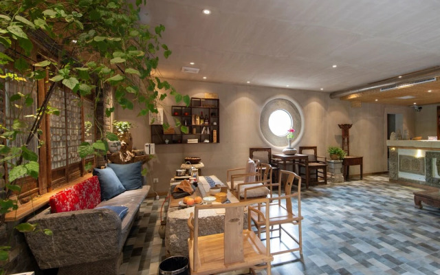 Lotus Mountain Boutique Inn