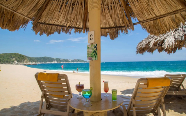 Hotel Castillo Huatulco & Beach Club