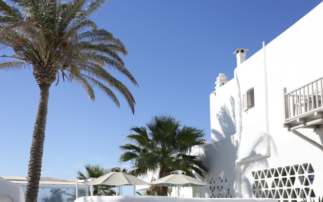 Mykonos Palace Beach Hotel