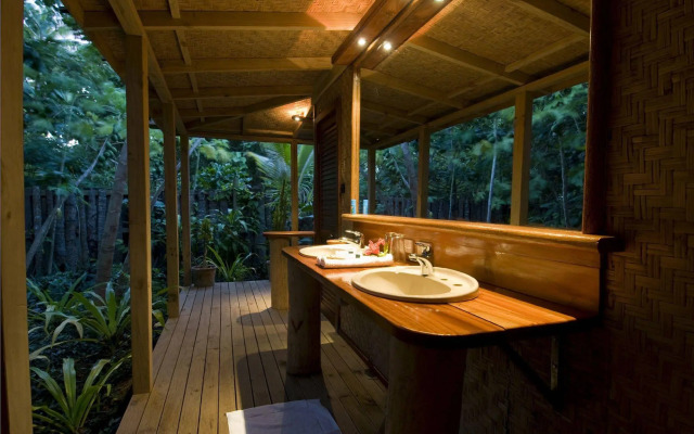 Fafa Island Resort