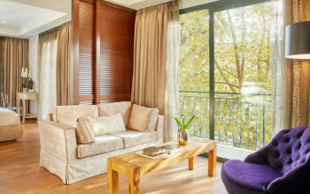 Dioni Boutique Hotel